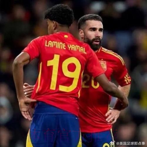 德容:卡瓦哈尔可以私下和亚马尔谈 而不是在场上 德容:卡瓦哈尔可以私下和亚马尔谈 而不是在场上